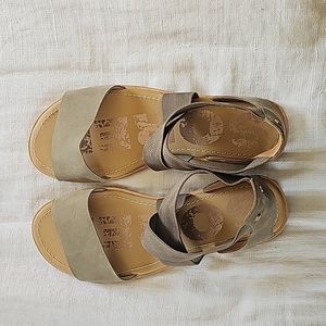 New Sorel Ella Flat Olive Sandals 8.5